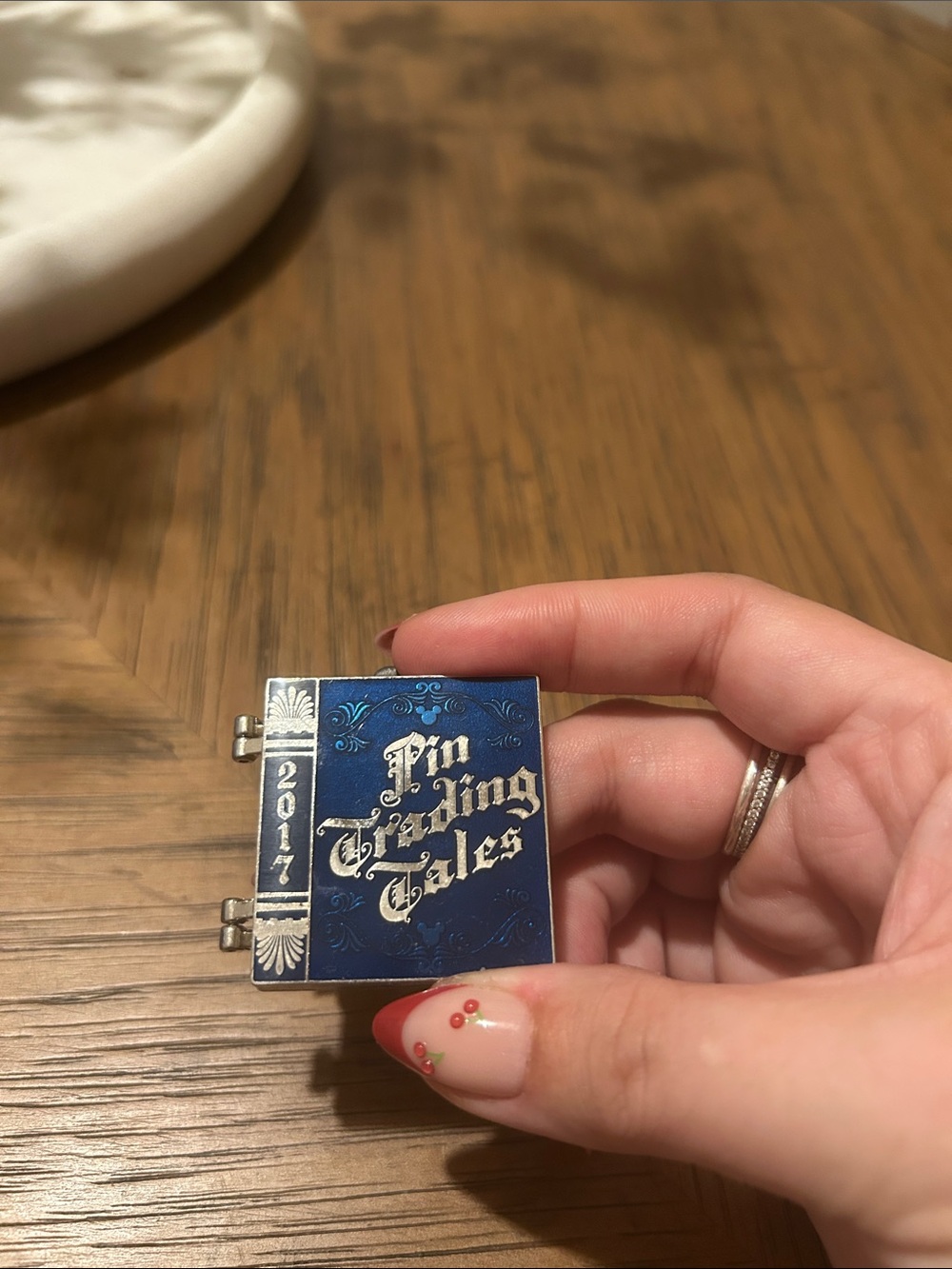 Disney Limited Edition Pin Trading Tales Stitch Pin